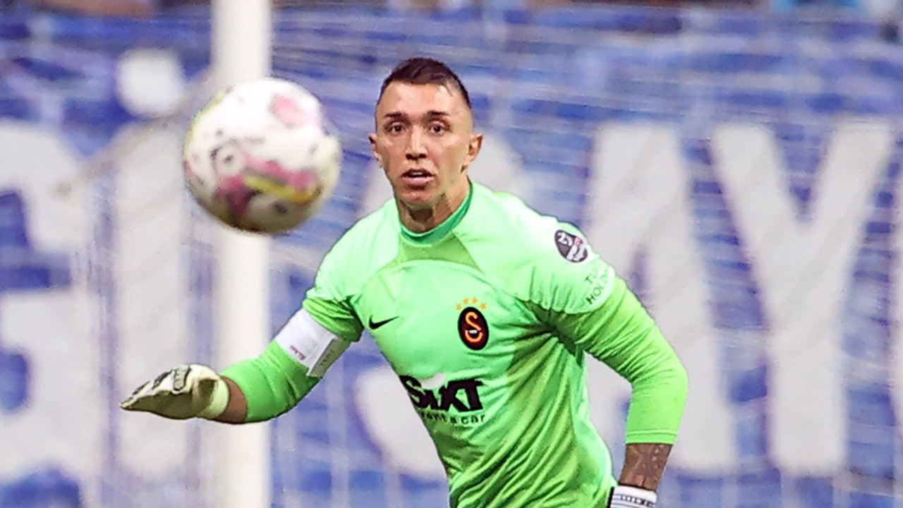 Muslera'ya 4 maç ceza