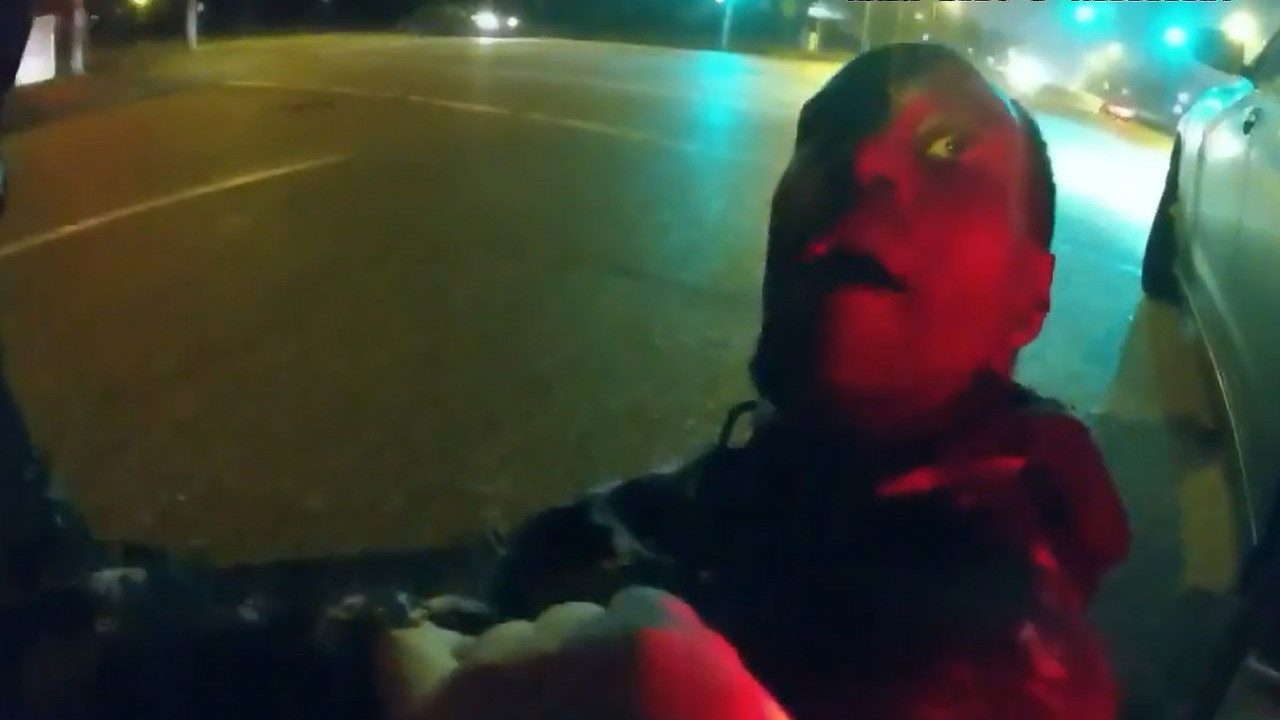 ABD’de 5 polisin döverek öldürdüğü gencin "Anne" diyerek yardım istediği görüntüleri yayınlandı