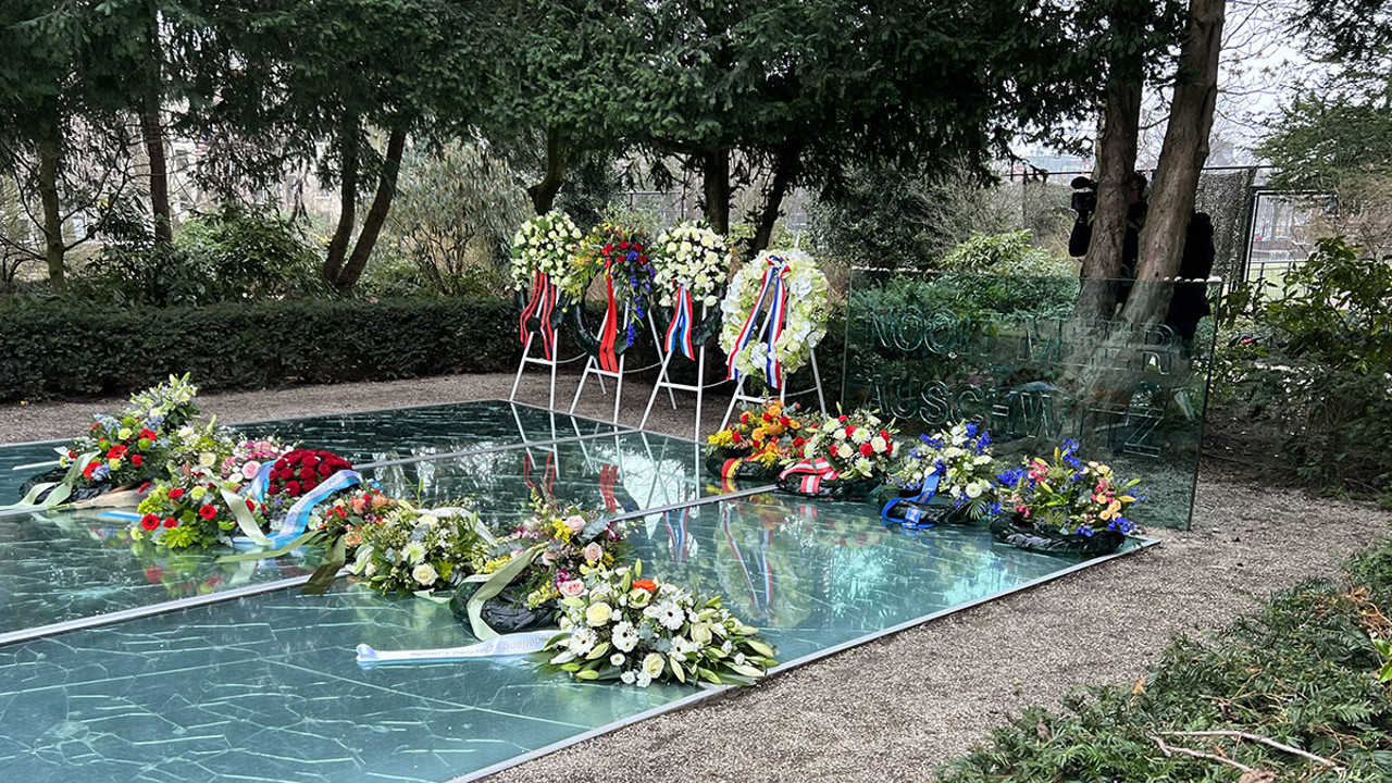 Holokost kurbanları Amsterdam'da anıldı