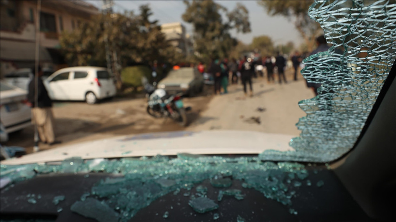 Pakistan’da camiye intihar saldırısı: 17 ölü