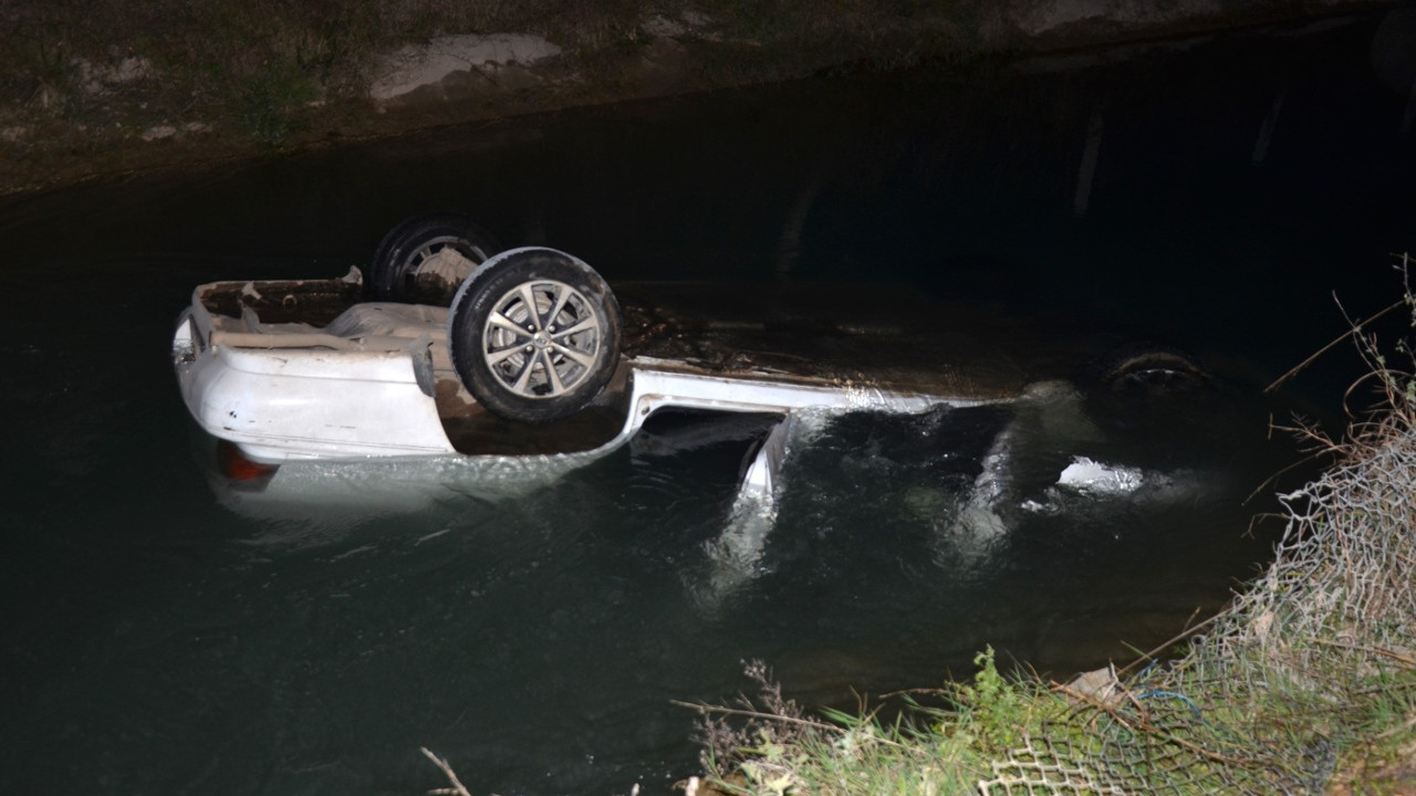 Sulama kanalına düşen otomobilin sürücüsü yaralandı