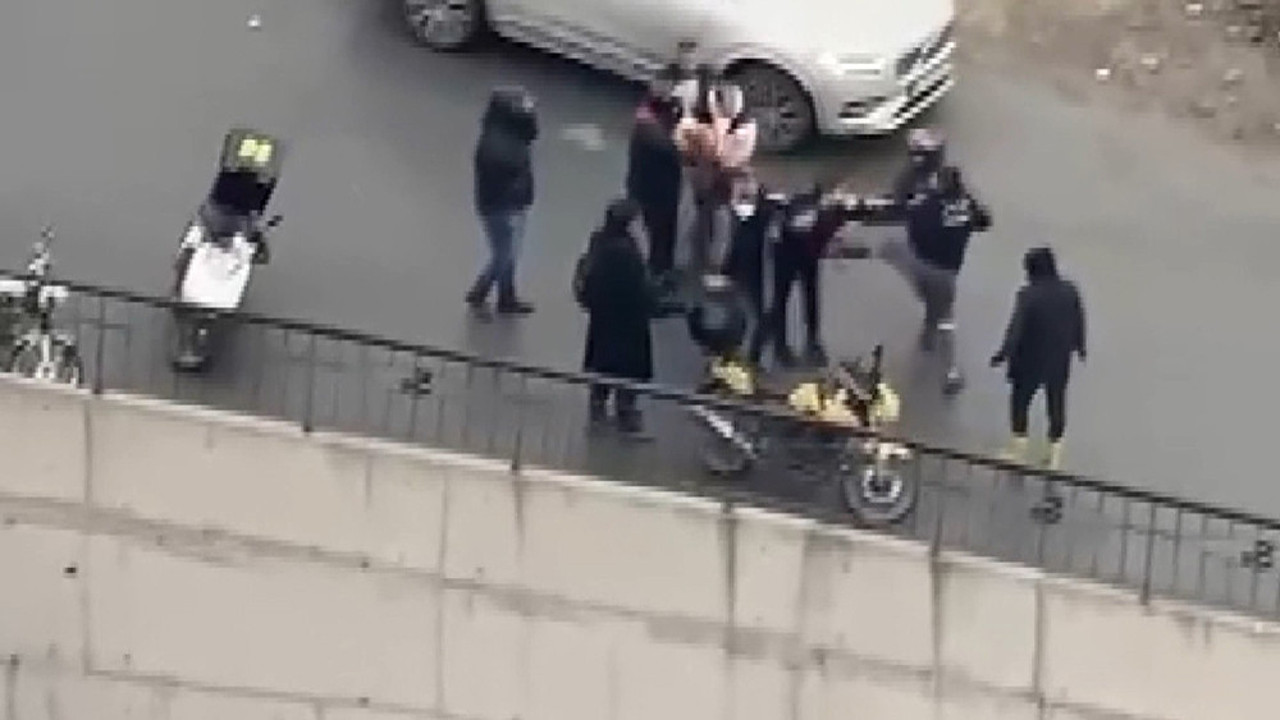 Bakırköy’de tekmeli yumruklu yol kavgası