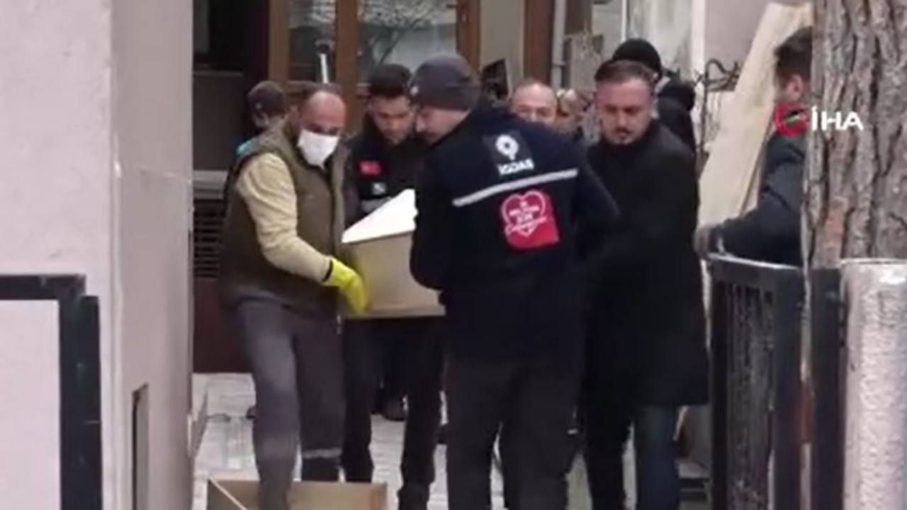 Anne ile 2 çocuğu evde ölü bulundu