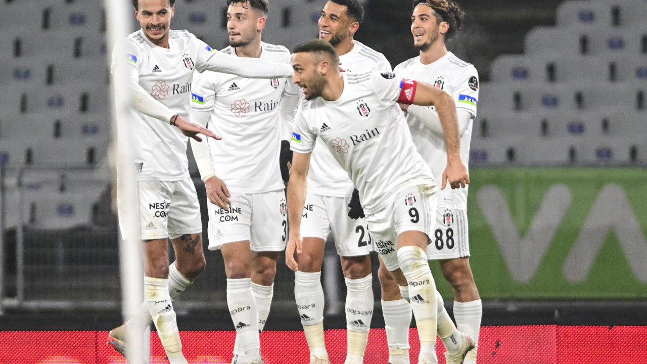 Cenk Tosun gollerini atmaya devam ediyor