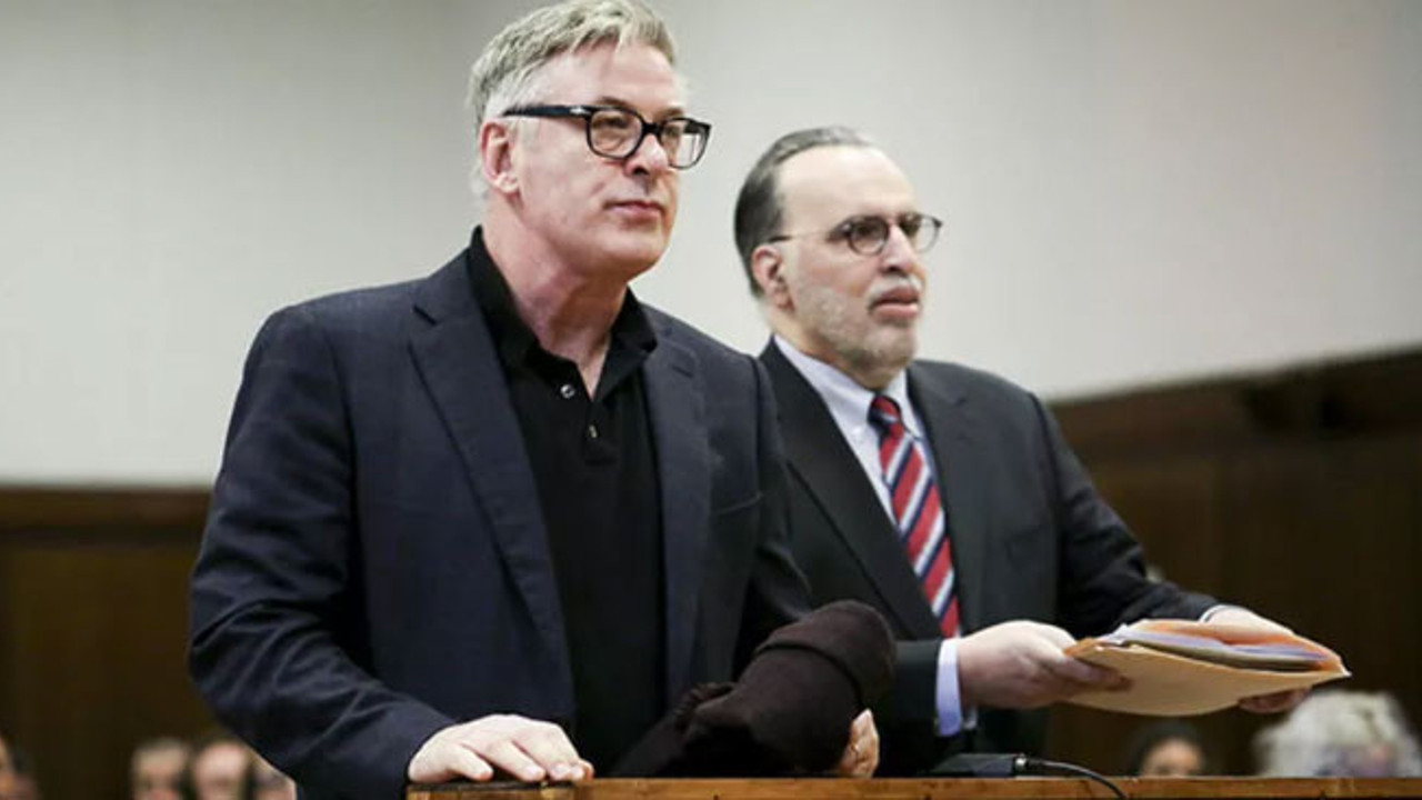 Mahkemeden Alec Baldwin'e 'kasıtsız adam öldürmek' suçlaması