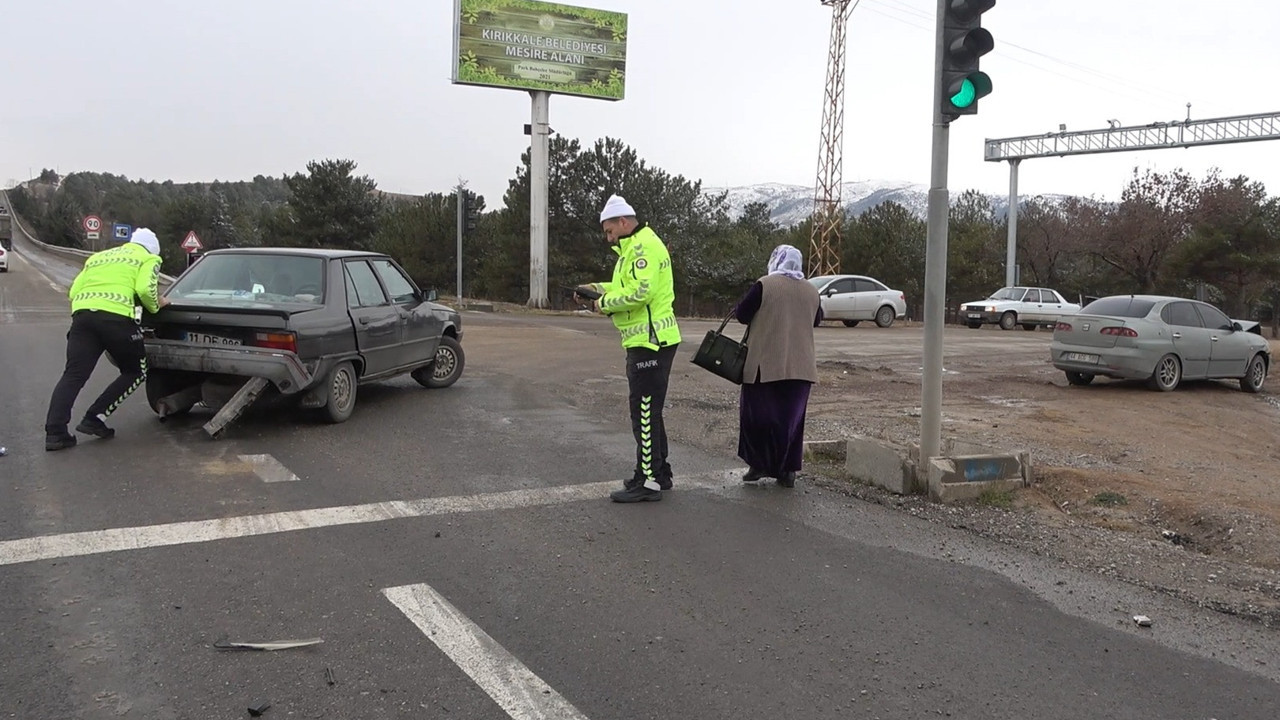 Kırıkkale'de iki otomobil çarpıştı: 1 yaralı