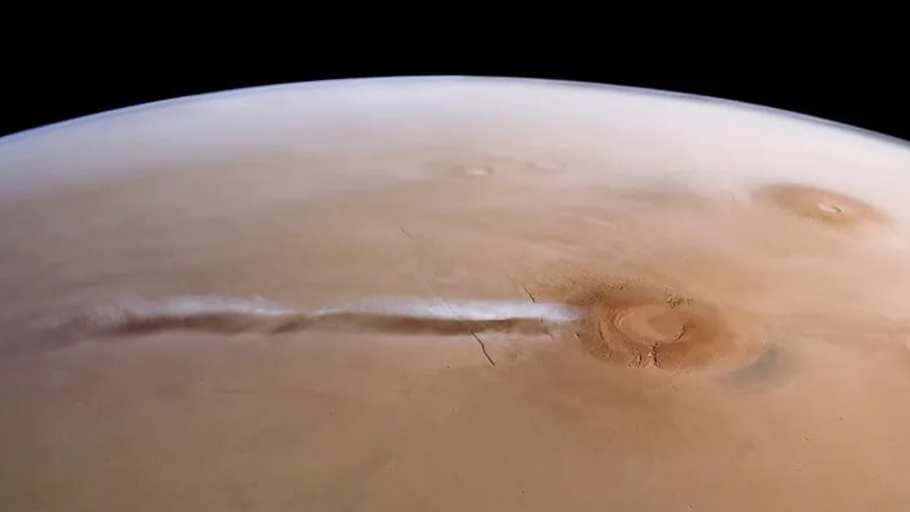 Mars'taki uzun bulutun sırrı çözüldü. Gelen bilgiyle NASA şok oldu. Tam 1700 kilometre