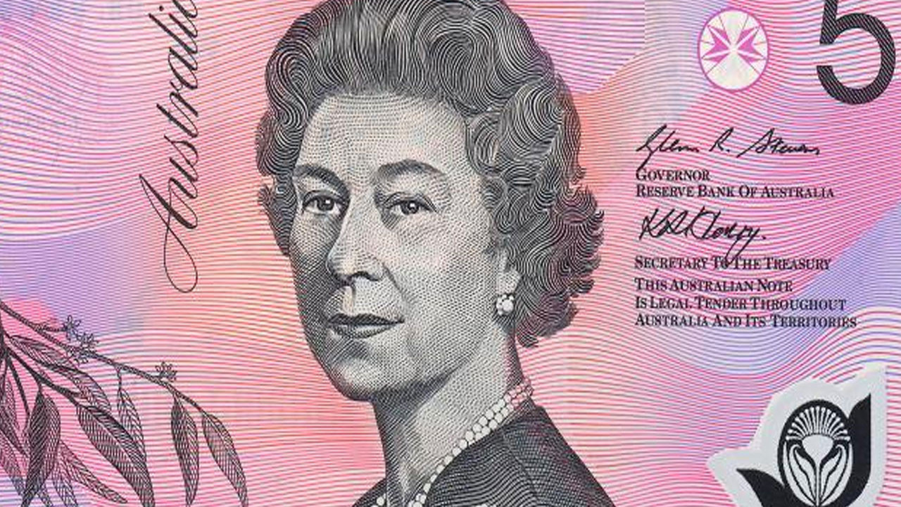 Banknotlardan İngiliz kraliyet ailesi çıkarılıyor