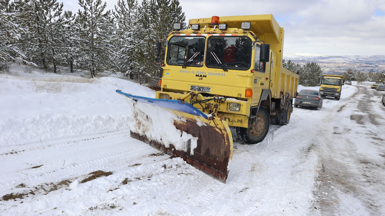 Sivas'ta karla mücadele çalışması