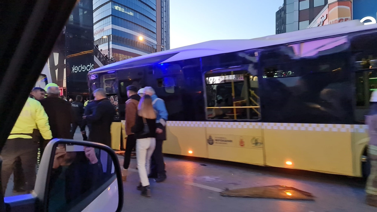 Son Dakika... İETT otobüsü durağa girdi: 1 ölü 5 yaralı
