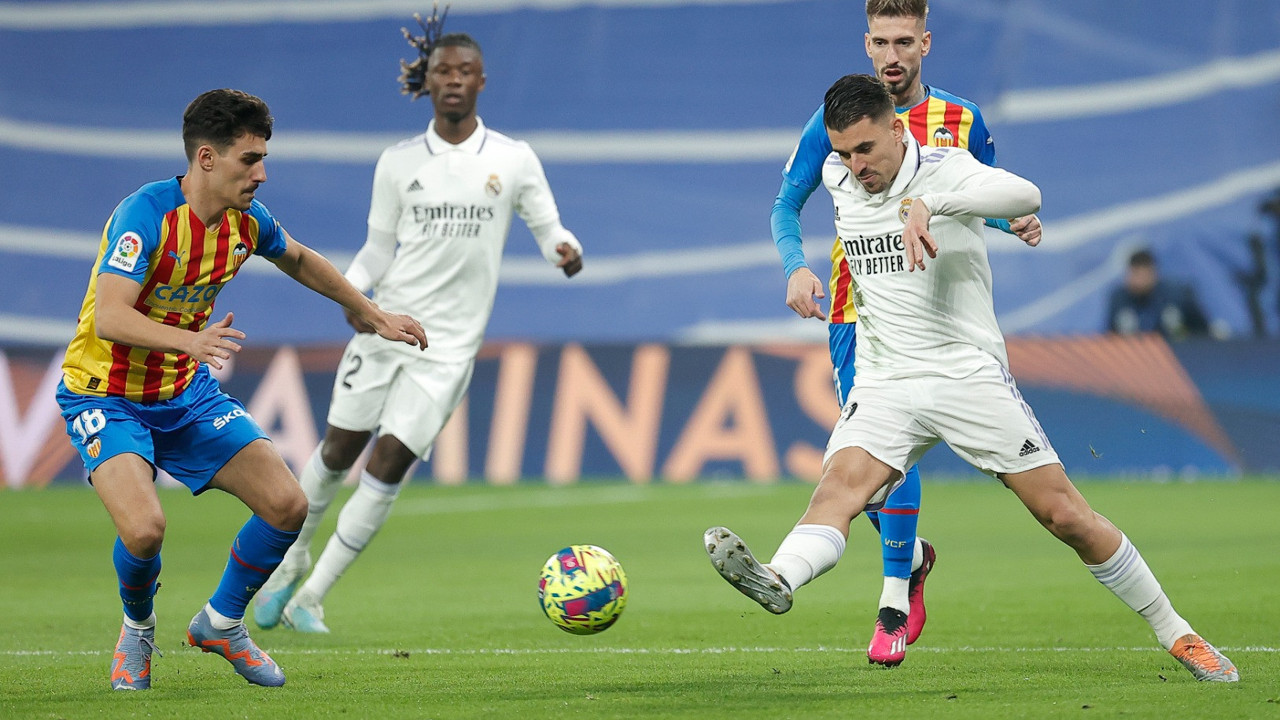 Real Madrid Valencia'yı ikinci yarıda geçti