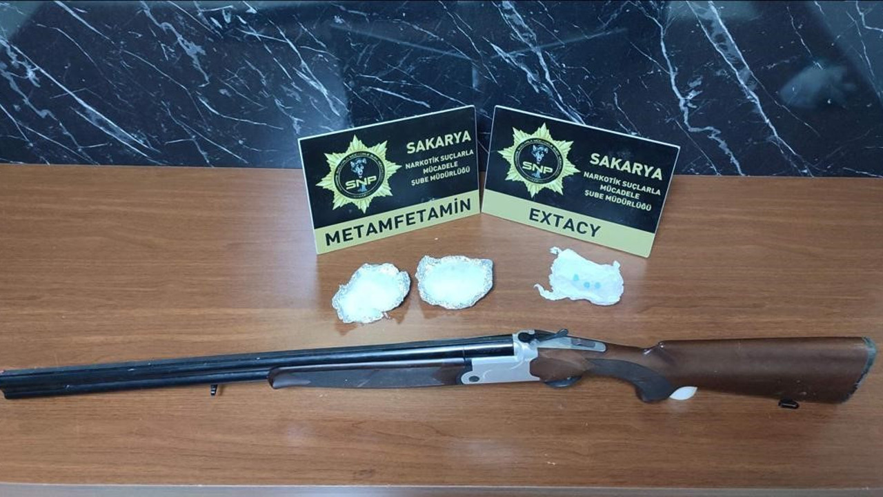 Sakarya'da uyuşturucu operasyonunda 7 şüpheli yakalandı (03 Şubat 2023)