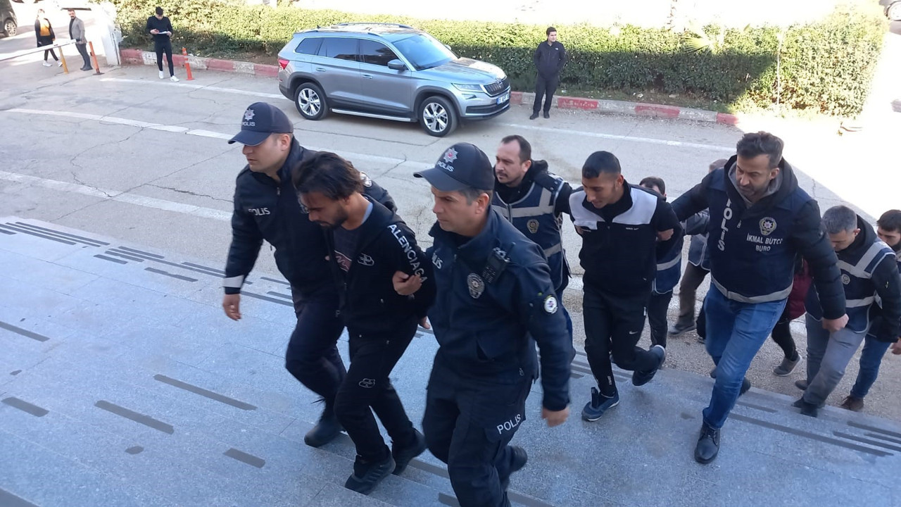 Pazarda kavga eden Suriyeliler sınır dışı edildi