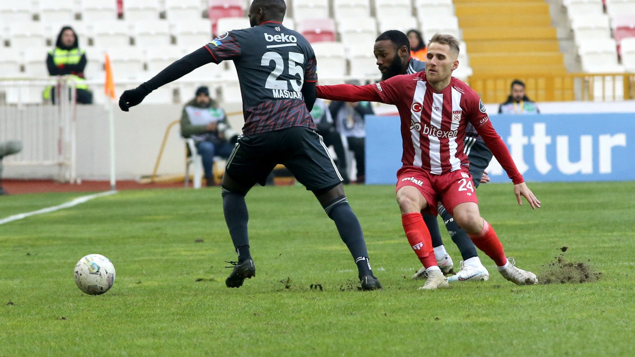 Masuaku gördüğü sarı kartla cezalı duruma düştü