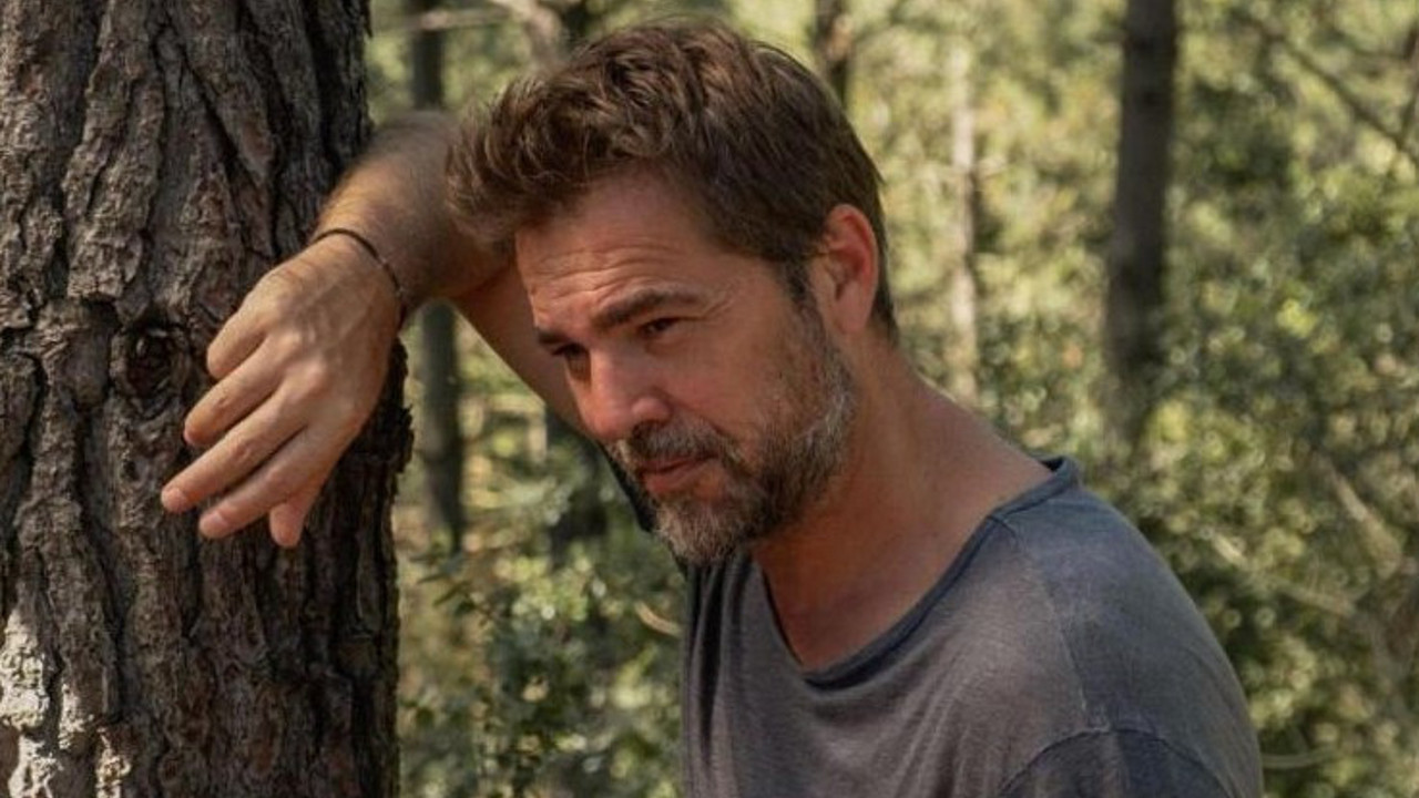 Yakışıklı oyuncu 'yaş 15' notu ile takipçilerini geçmişe götürdü