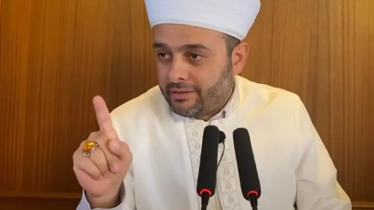 Cumhuriyet ve Laiklik düşmanı imamın hedefinde ‘kendi mahallesi' var. 'Din kardeşinizim' savunması yaptı