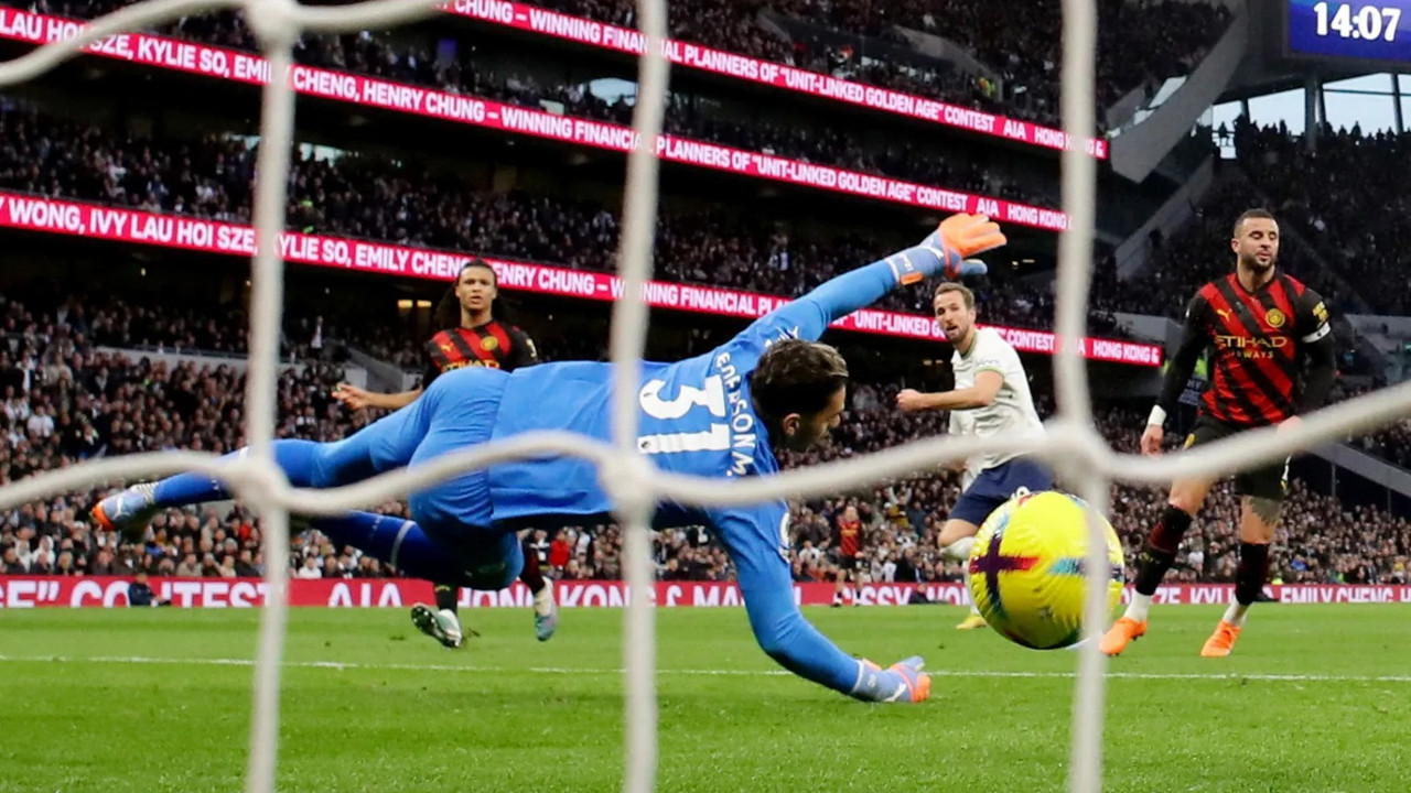 Tottenham Manchester City'i devirdi, Harry Kane tarihe geçti