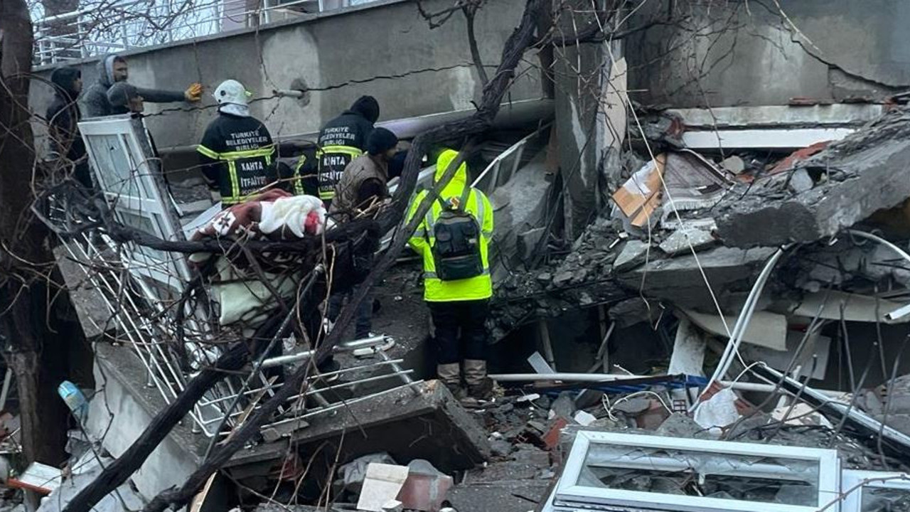 Malatya’da 140’ın üzerinde bina çöktü onlarca ölü var