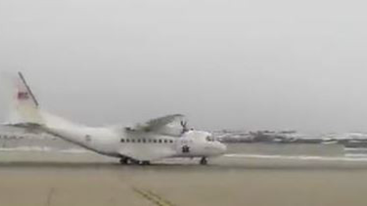 Türk Silahlı Kuvvetleri iki ambulans uçağı deprem bölgesine yolladı