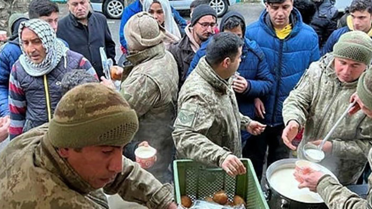 3 binin üzerinde Mehmetçik deprem bölgelerine sevk edildi