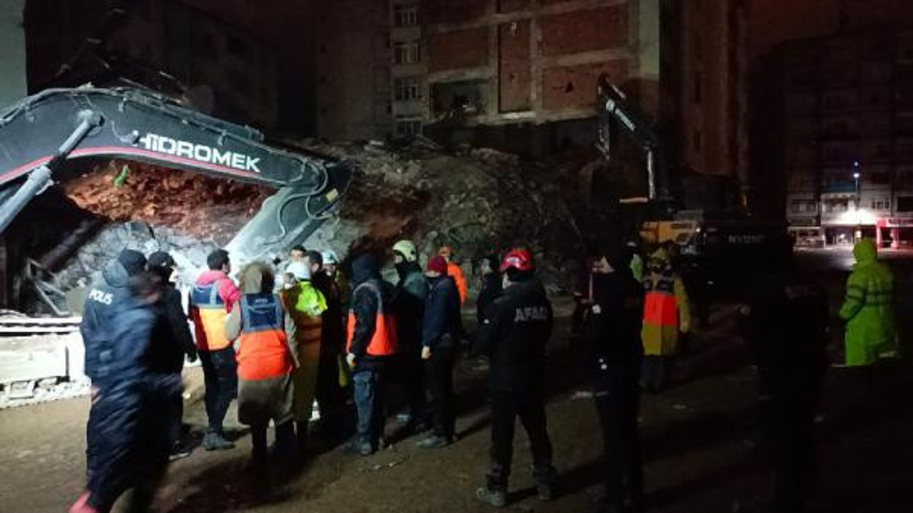 Elazığ'da çalışma yapılan enkazda doğalgaz sızıntısı