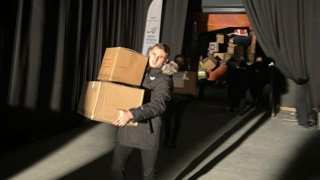 Gölcük'te enkazdan çıkmıştı: Kerem Aktürkoğlu Hatay'a yardıma koştu