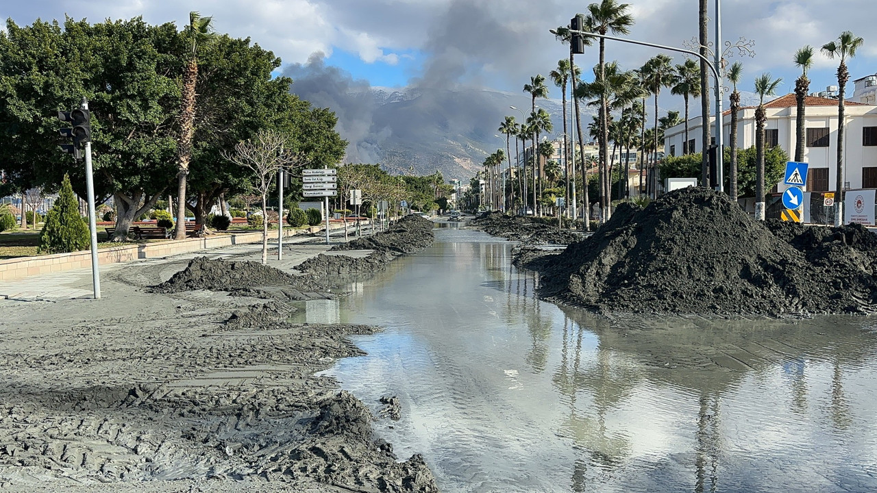 Depremin ardından Hatay İskenderun'da deniz seviyesi yükseldi (08 Şubat 2023)
