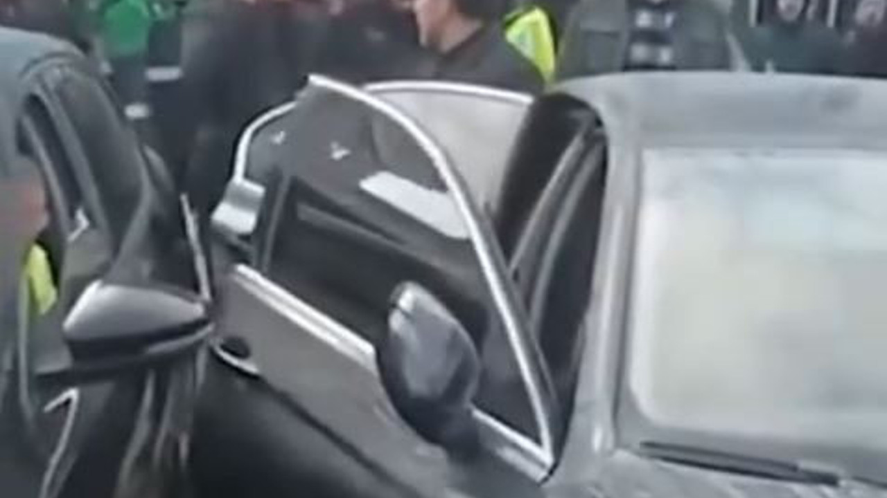 Adıyaman'da depremzede vatandaşlar tepki gösterdi, Bakan Karaismailoğlu ve Vali bölgeden ayrılmak zorunda kaldı