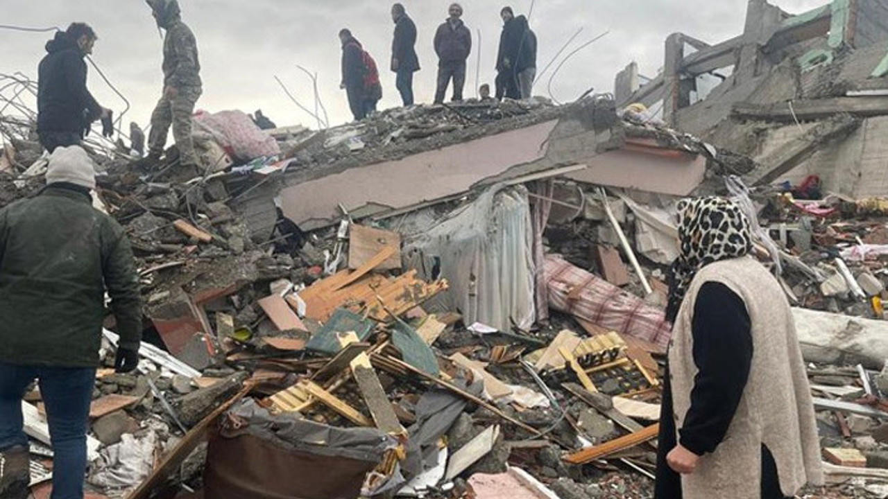 Adıyaman Besni’de can pazarı. AFAD ekipleri hala ulaşmadı