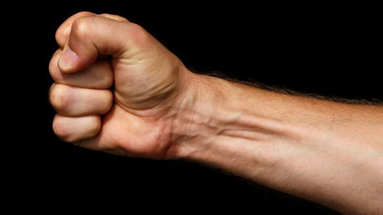 Sağ yumruk hafızayı nasıl güçlendiriyor?