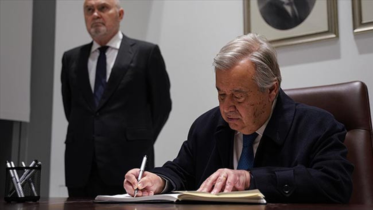 BM Genel Sekreteri Türkiye'deki depremler için açılan taziye defterini imzaladı