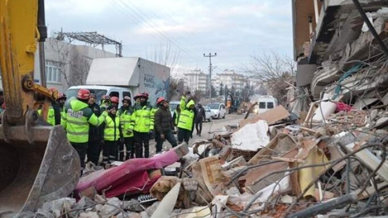 Kahramanmaraş'ta 5 güreşçi vefat etti. 4 sporcu hala enkazda