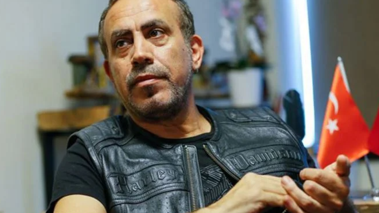 Haluk Levent telefonunu gösterdi. 'Çaresiz kalırsın bazen' dedi. Yetişin bu insanlara ne olur...