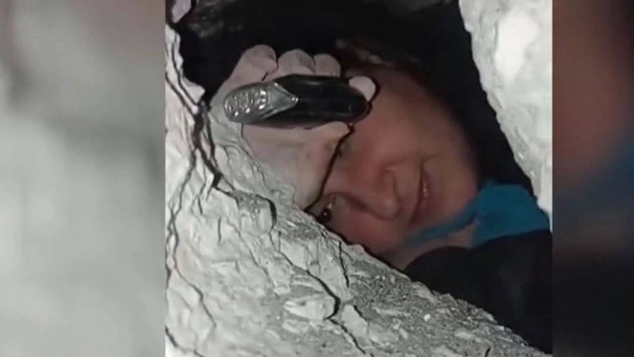 Enkaz altındaki kadından tüyleri diken diken eden sözler: Tam ümidimi kesmiştim biliyor musunuz?