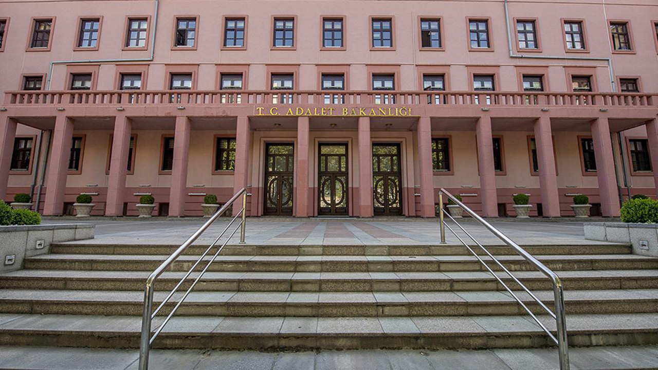 Adalet Bakanlığı'ndan 10 ile 'defin işlemi' yazısı