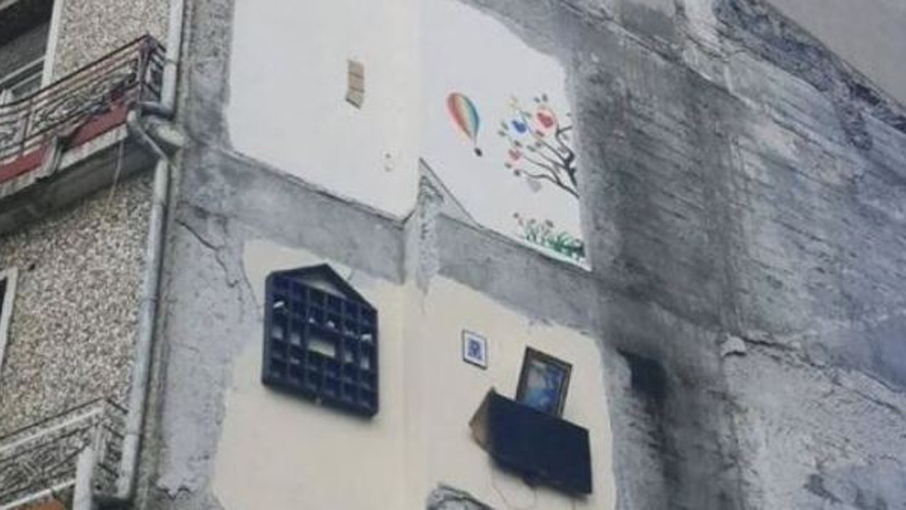 Yıkılan binanın yan duvarının olmadığı ortaya çıktı. Rezilsiniz