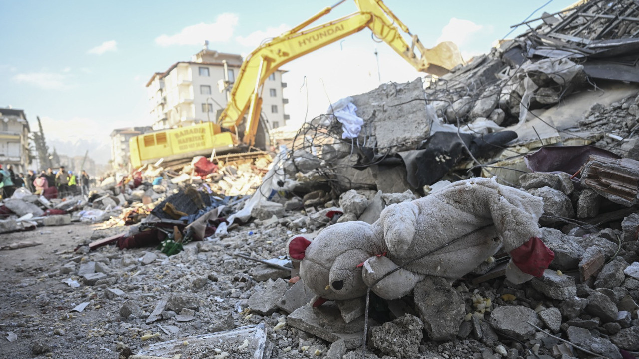 Müteahhidi kaçarken yakalamak değil yaparken yakalamaktı asıl maharet