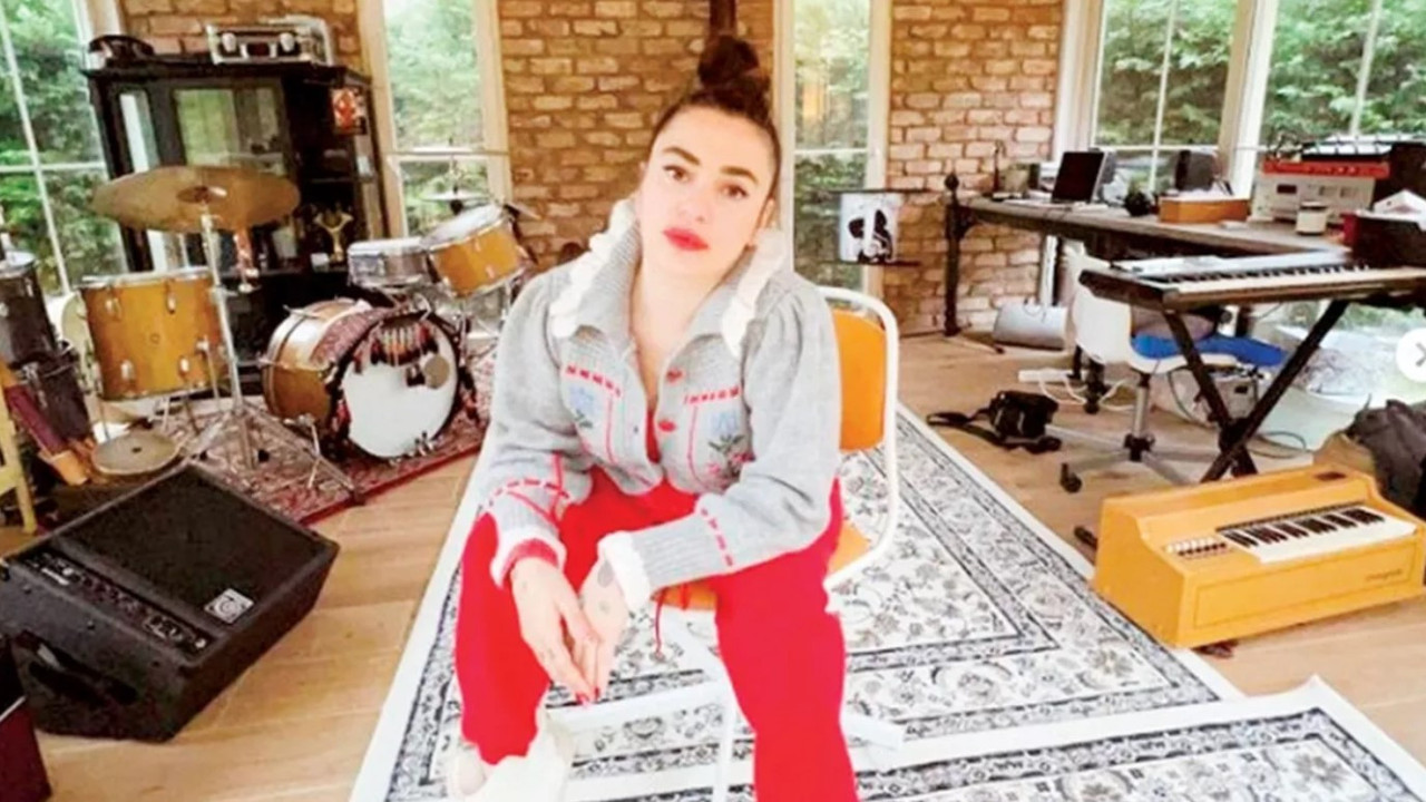 Ceylan Ertem ''Neden şehrin ortasında yaşamıyorum?'' diyerek anlattı. İstanbul'u terk edip köy hayatı yaşamaya başlamıştı