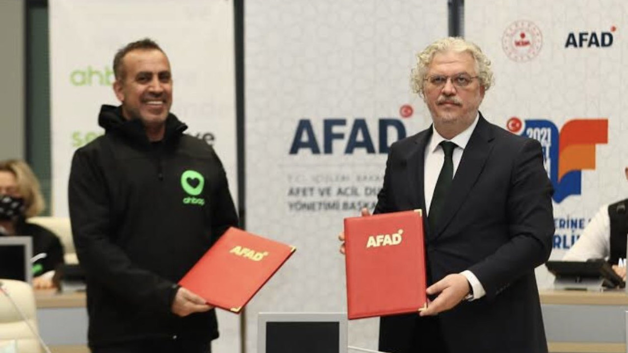 AFAD ile AHBAP arasındaki protokol ortaya çıktı. AFAD yetersiz kaldığı ve beceremediği için hedef gösteriliyorlardı. Haluk Levent paylaştı