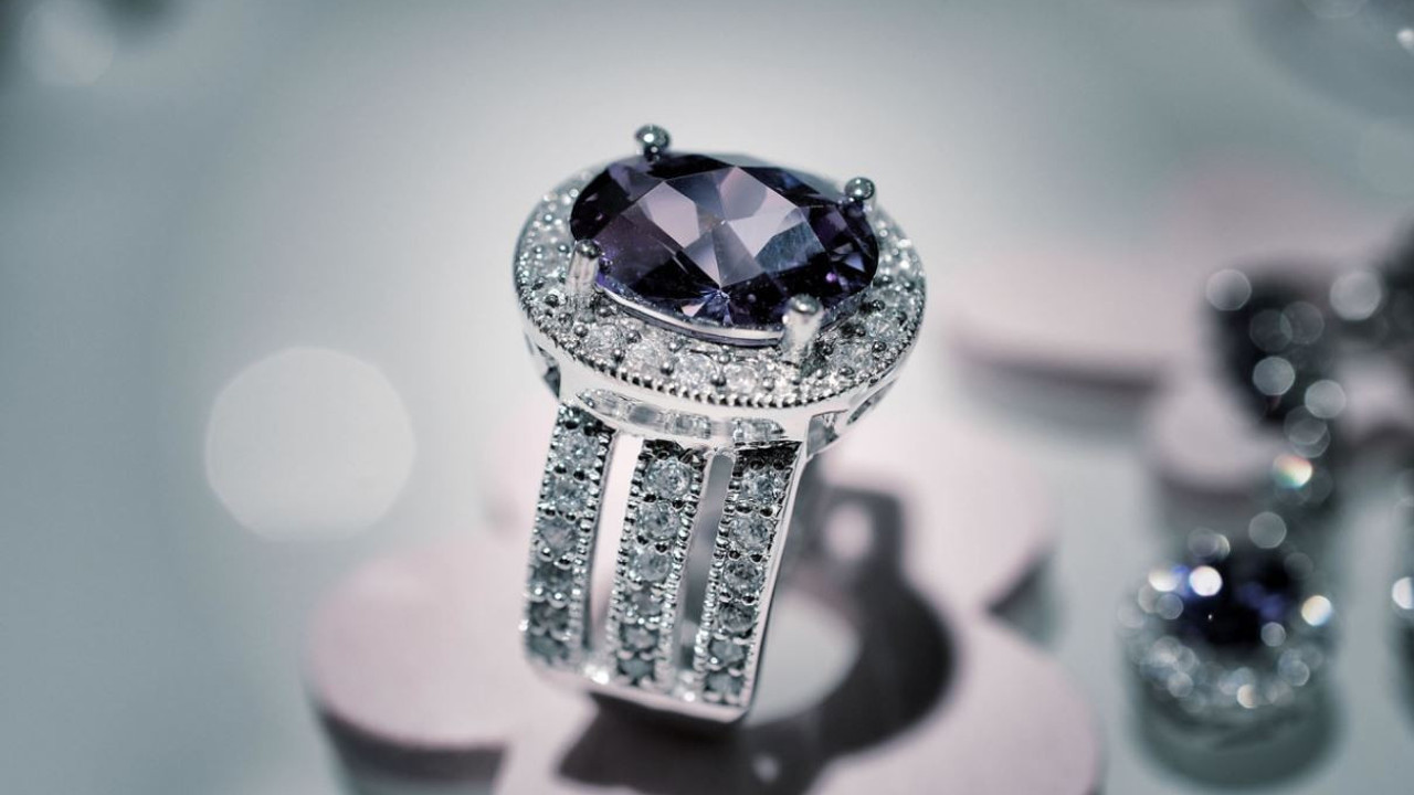 Rüyada elmas görmek ne anlama geliyor? Rüyada elma almak neye işaret?