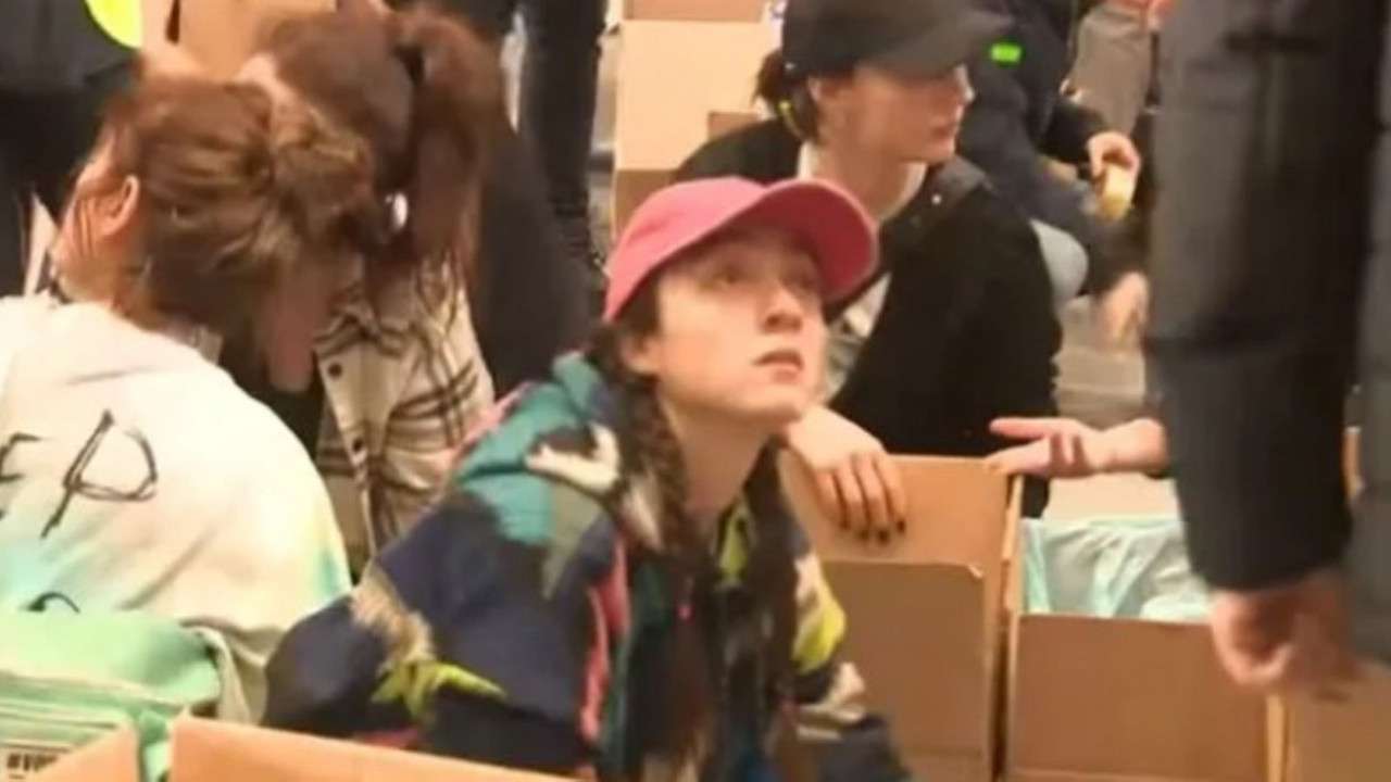 Merve Dizdar'dan örnek davranış. Ünlü oyuncu gören herkesi ağlattı