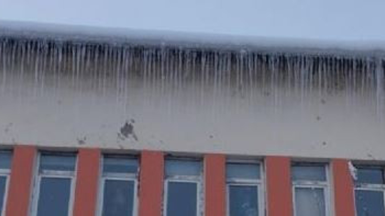 Varto'da hava buz kesti