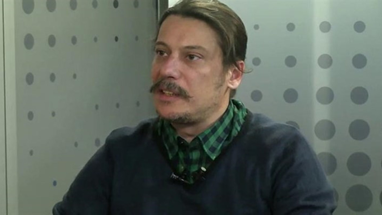 Erk Acarer Süleyman Soylu'nun gözyaşlarını açıkladı . Bunu okuyan Soylu Erk Acarer'i Almanya'dan ister