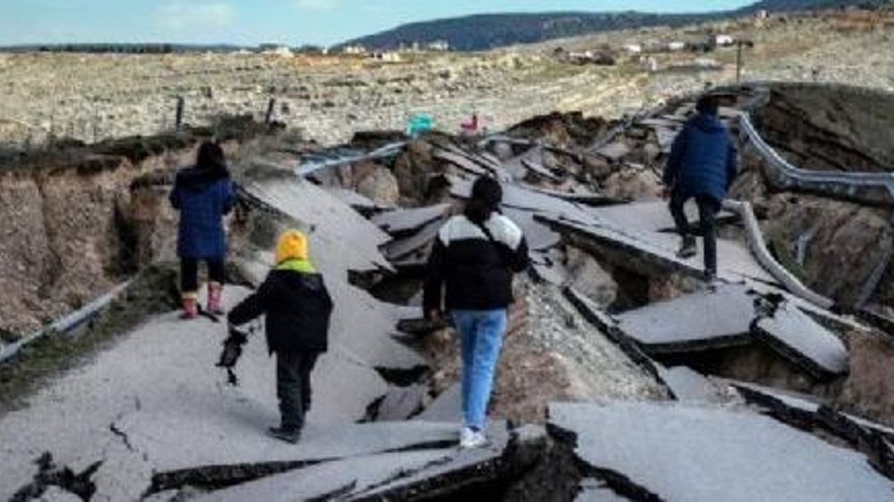 Deprem yolu böyle yardı