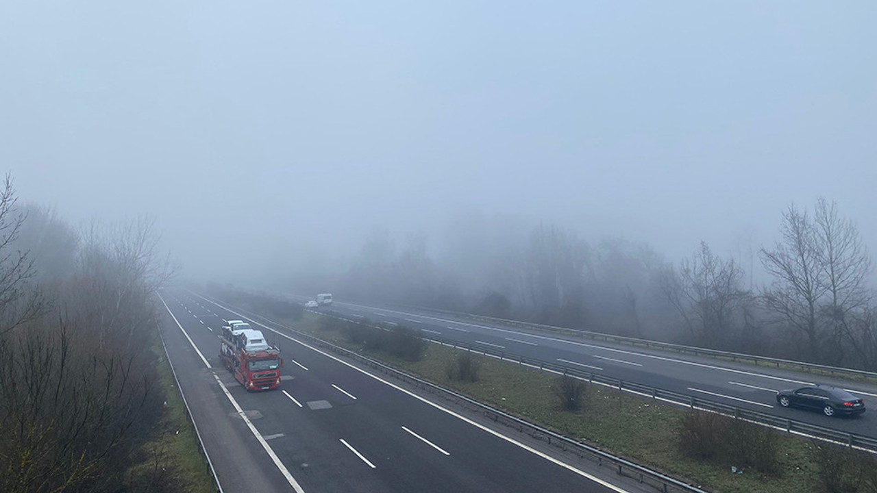 Anadolu Otoyolu'nda sis engeli! Mesafe 30 metreye düştü