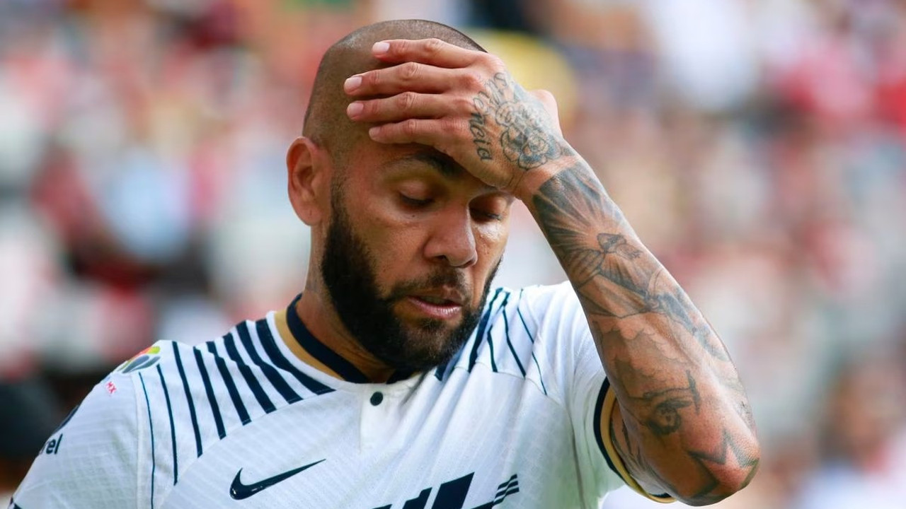 Barcelona'nın eski yıldızı Dani Alves'in hapishaneden çıkamıyor