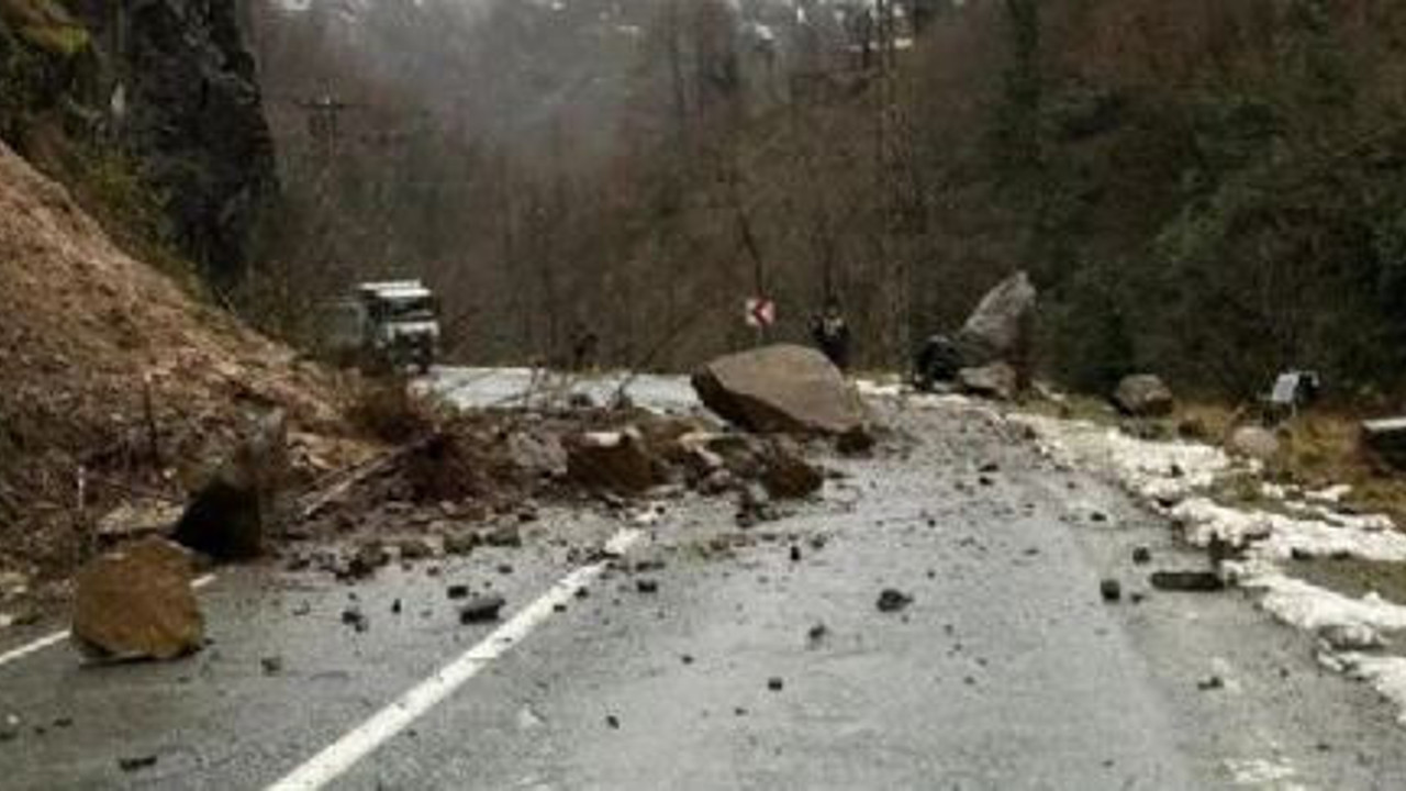 Artvin’i heyelan vurdu