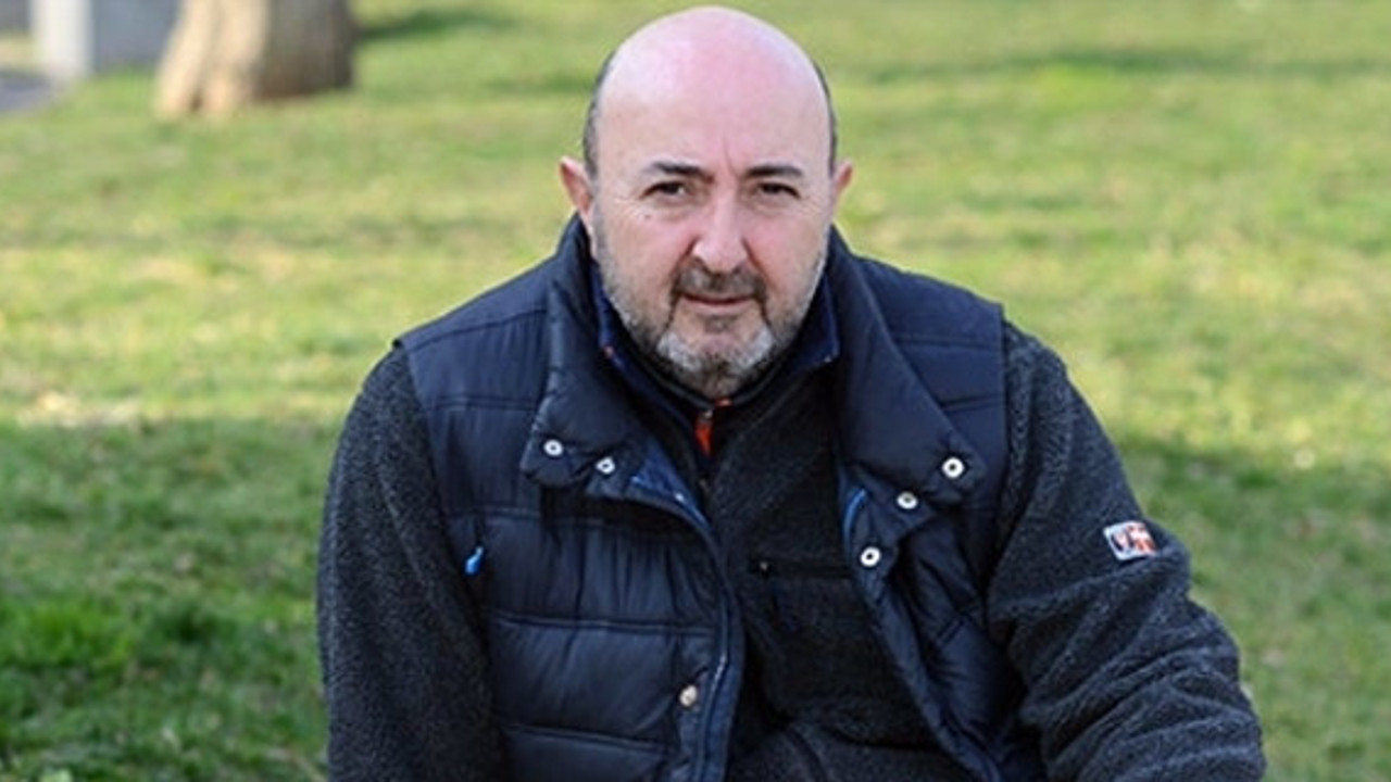 Kabataş yalancısı İsmet Berkan depremin 17.gününde çadır bulamayan vatandaşları duymazdan gelirken 99’da neler yazmış neler