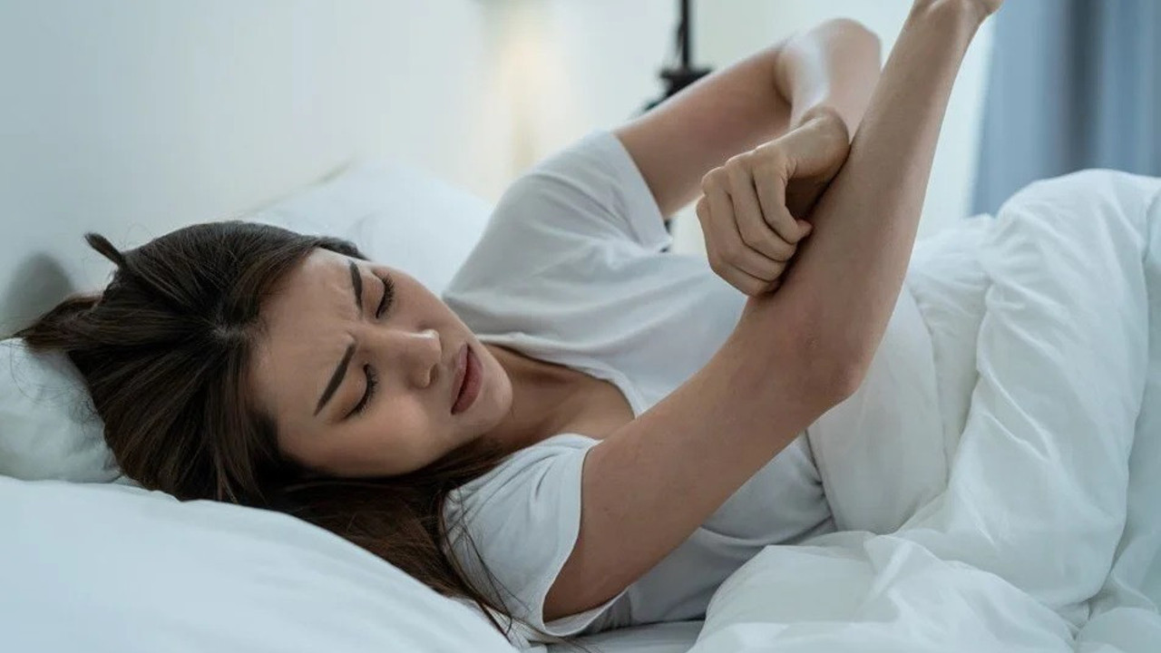 Uzmanı uyardı. Geceleri artıyorsa uyuz habercisi olabilir