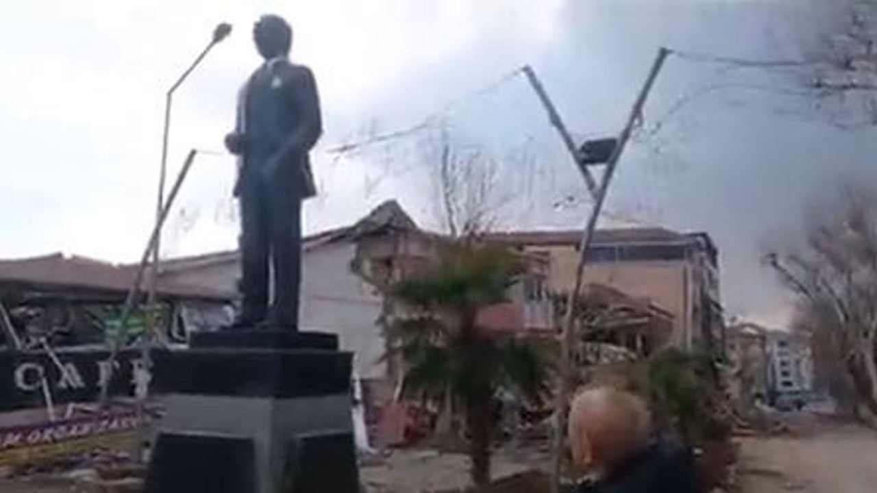 Fay hattı bir tek Atatürk büstünü yıkamadı. Cumhuriyetin kurucusu ile uğraşmayın